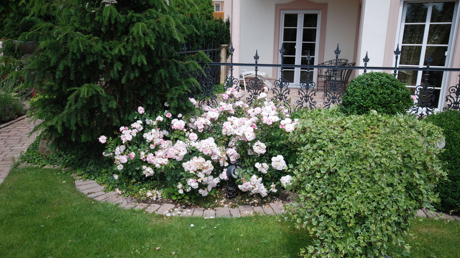 Gartenanlage HotelResidenz am Rosengarten Wellnesshotel Bad Kissingen Rhön